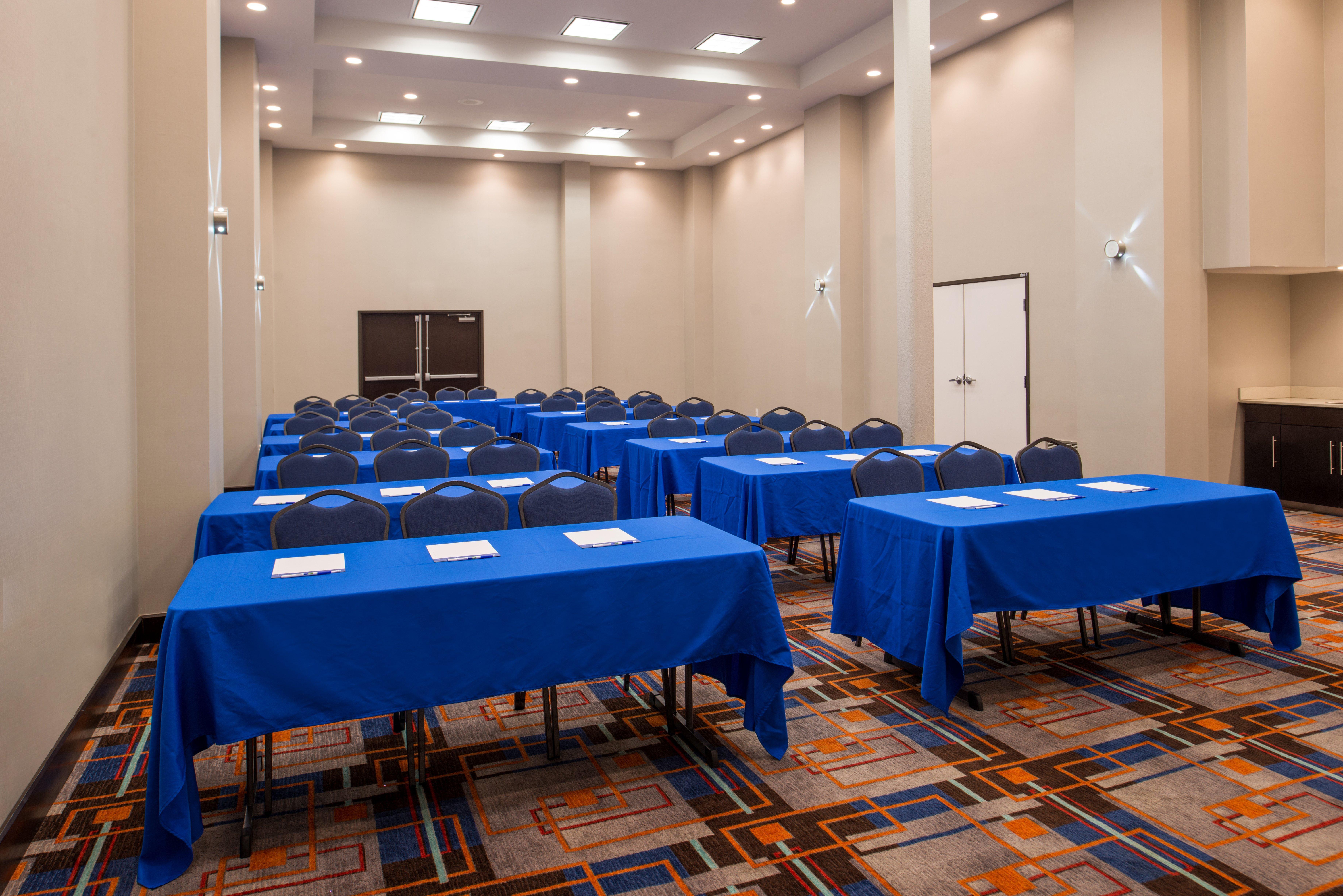 Holiday Inn Express & Suites San Antonio Medical - Six Flags By Ihg Экстерьер фото