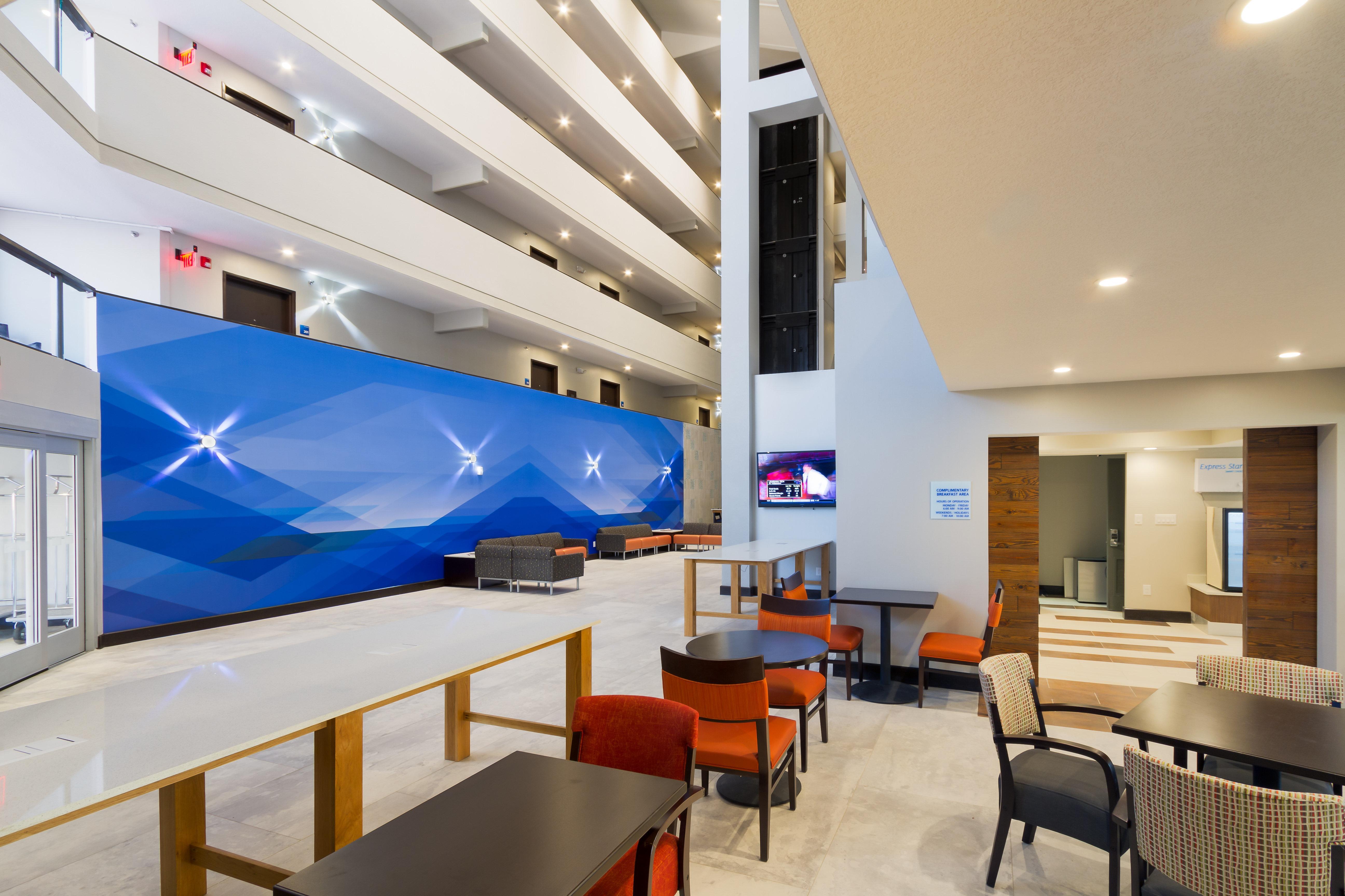 Holiday Inn Express & Suites San Antonio Medical - Six Flags By Ihg Экстерьер фото