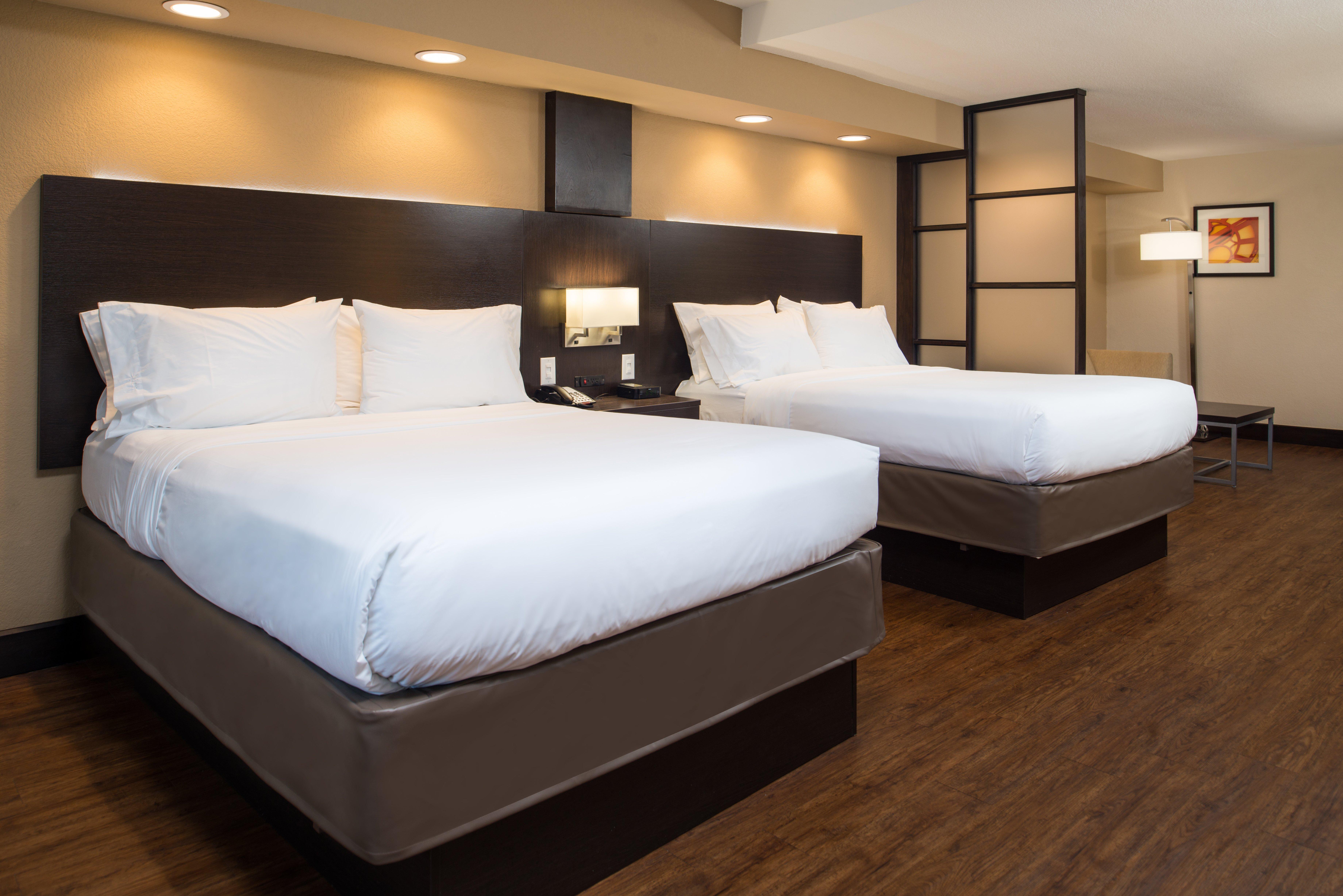 Holiday Inn Express & Suites San Antonio Medical - Six Flags By Ihg Экстерьер фото
