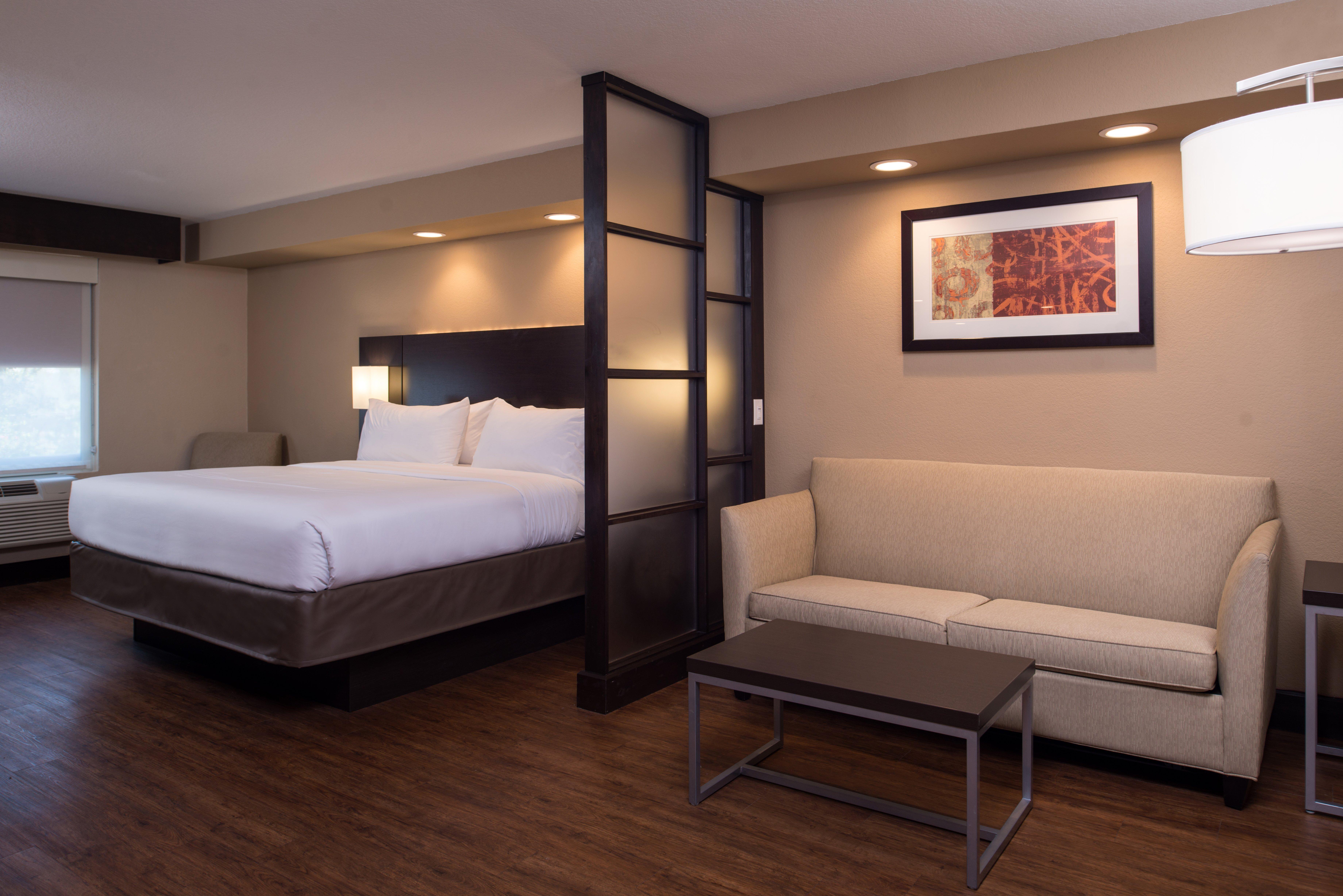Holiday Inn Express & Suites San Antonio Medical - Six Flags By Ihg Экстерьер фото