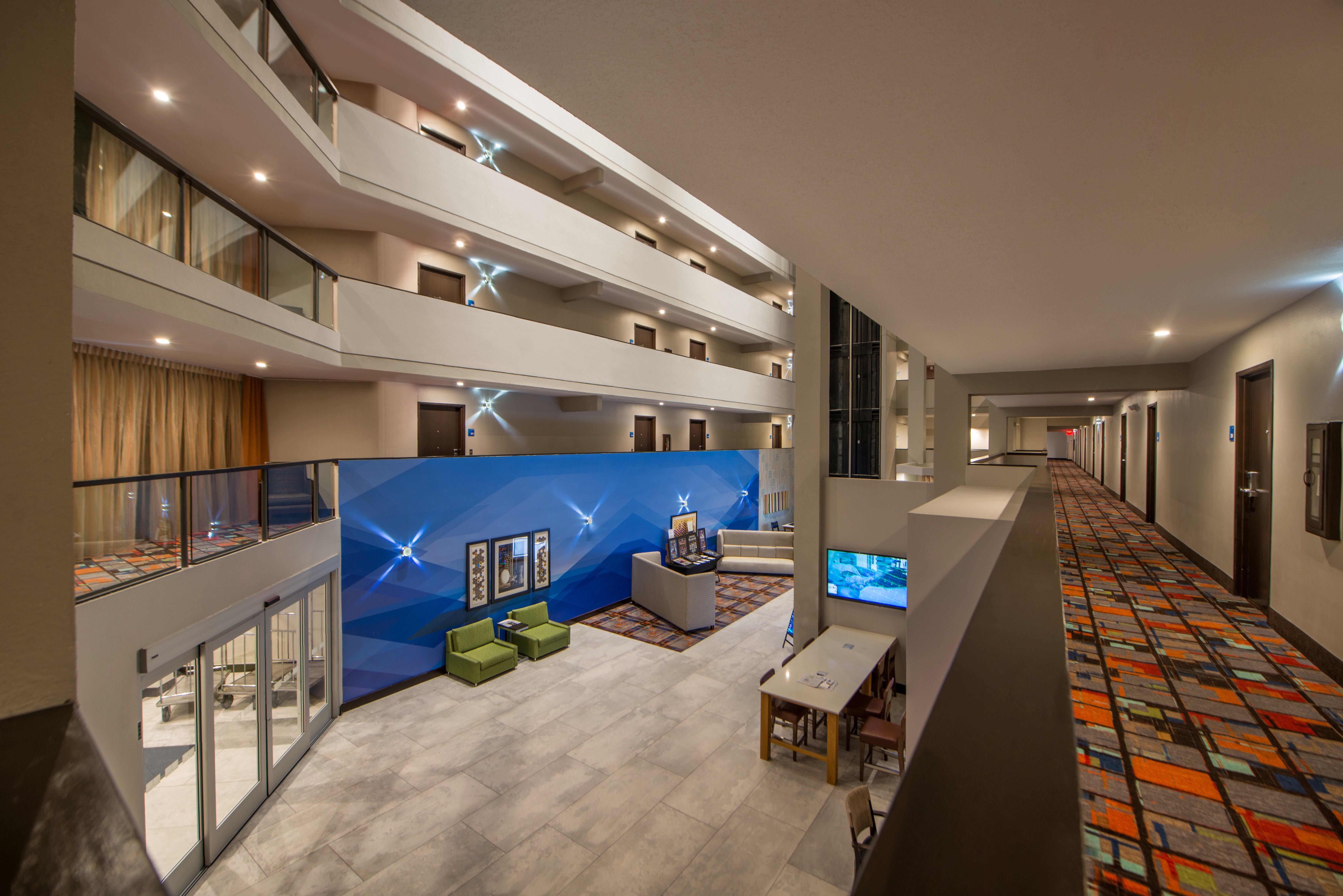 Holiday Inn Express & Suites San Antonio Medical - Six Flags By Ihg Экстерьер фото