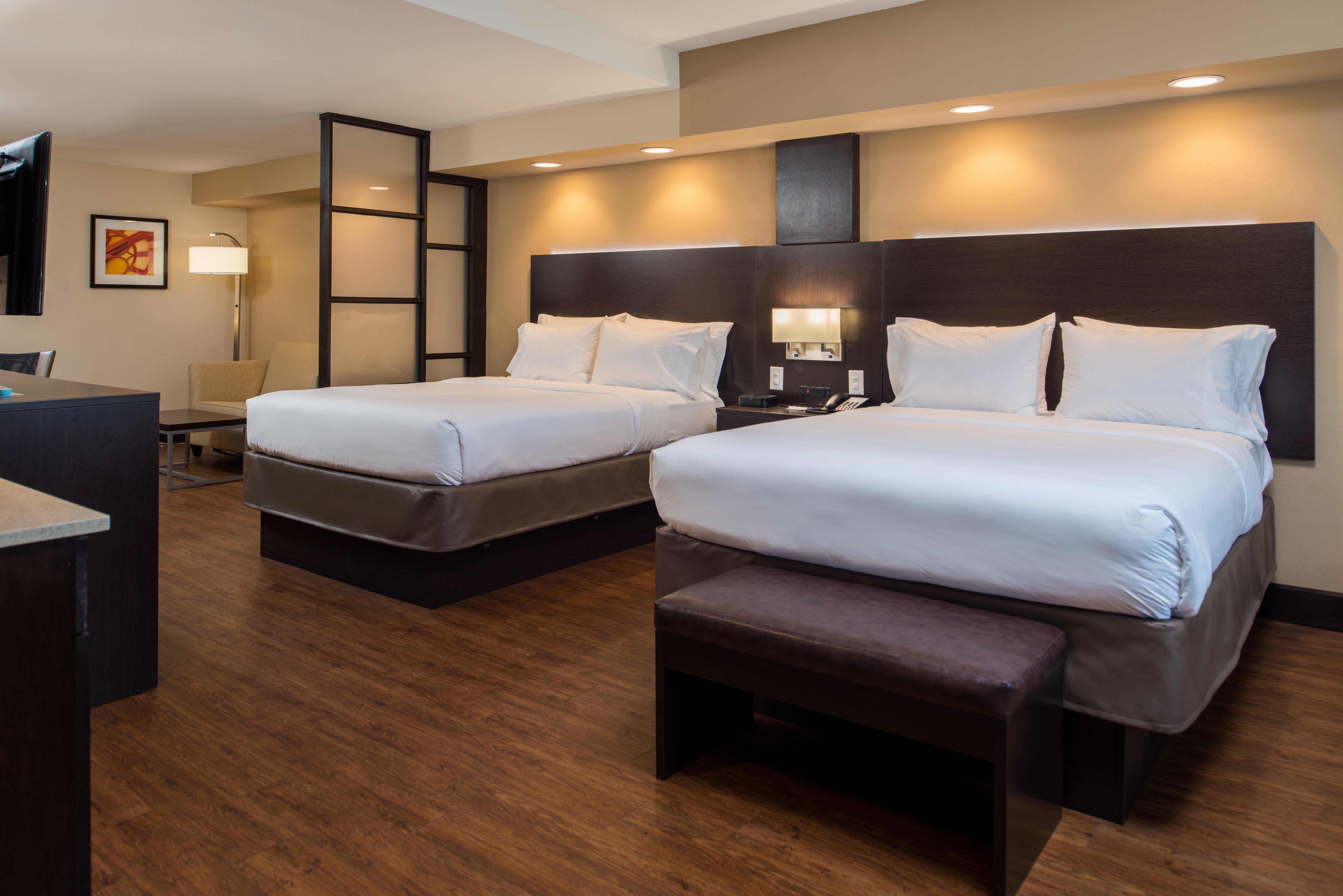 Holiday Inn Express & Suites San Antonio Medical - Six Flags By Ihg Экстерьер фото