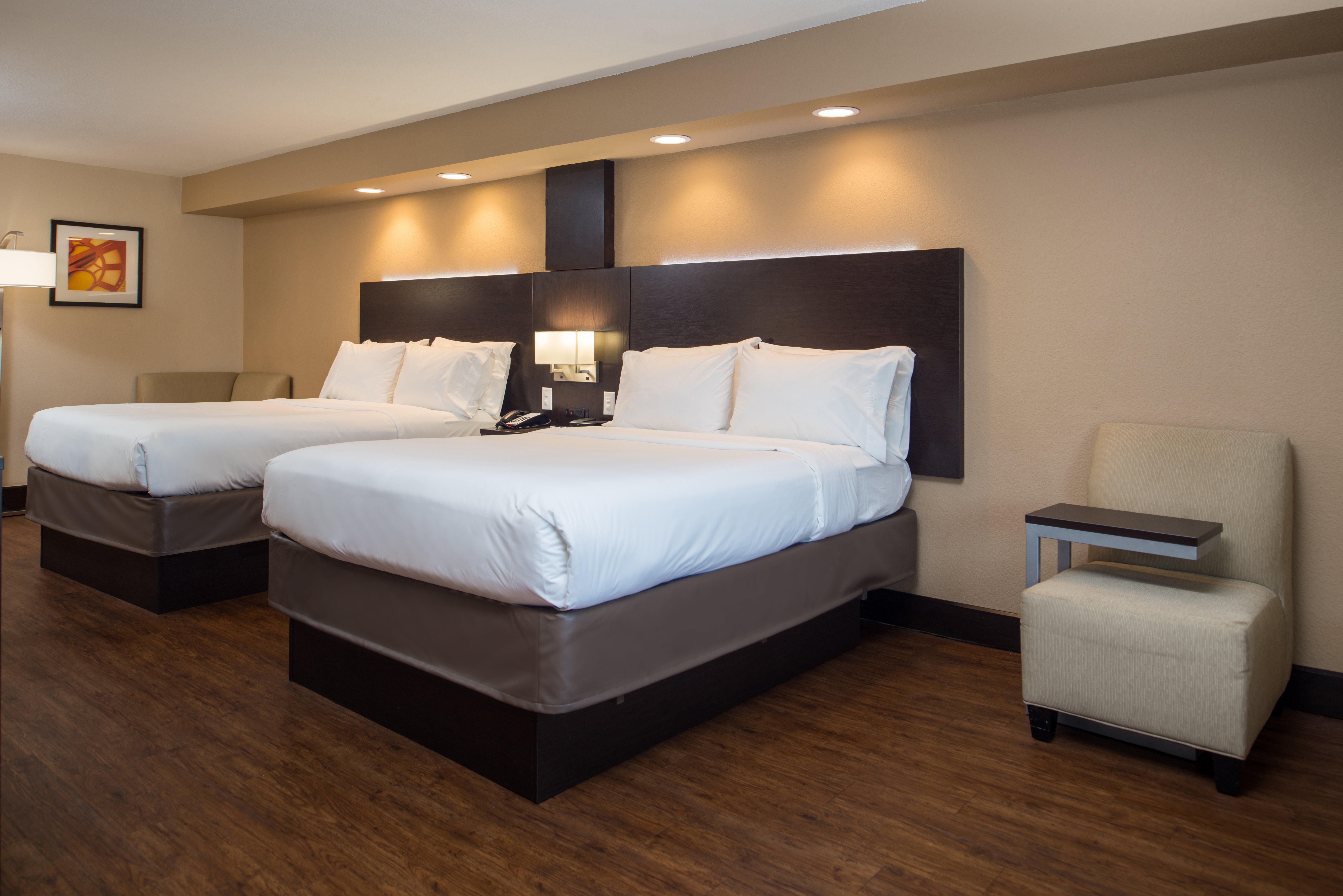 Holiday Inn Express & Suites San Antonio Medical - Six Flags By Ihg Экстерьер фото