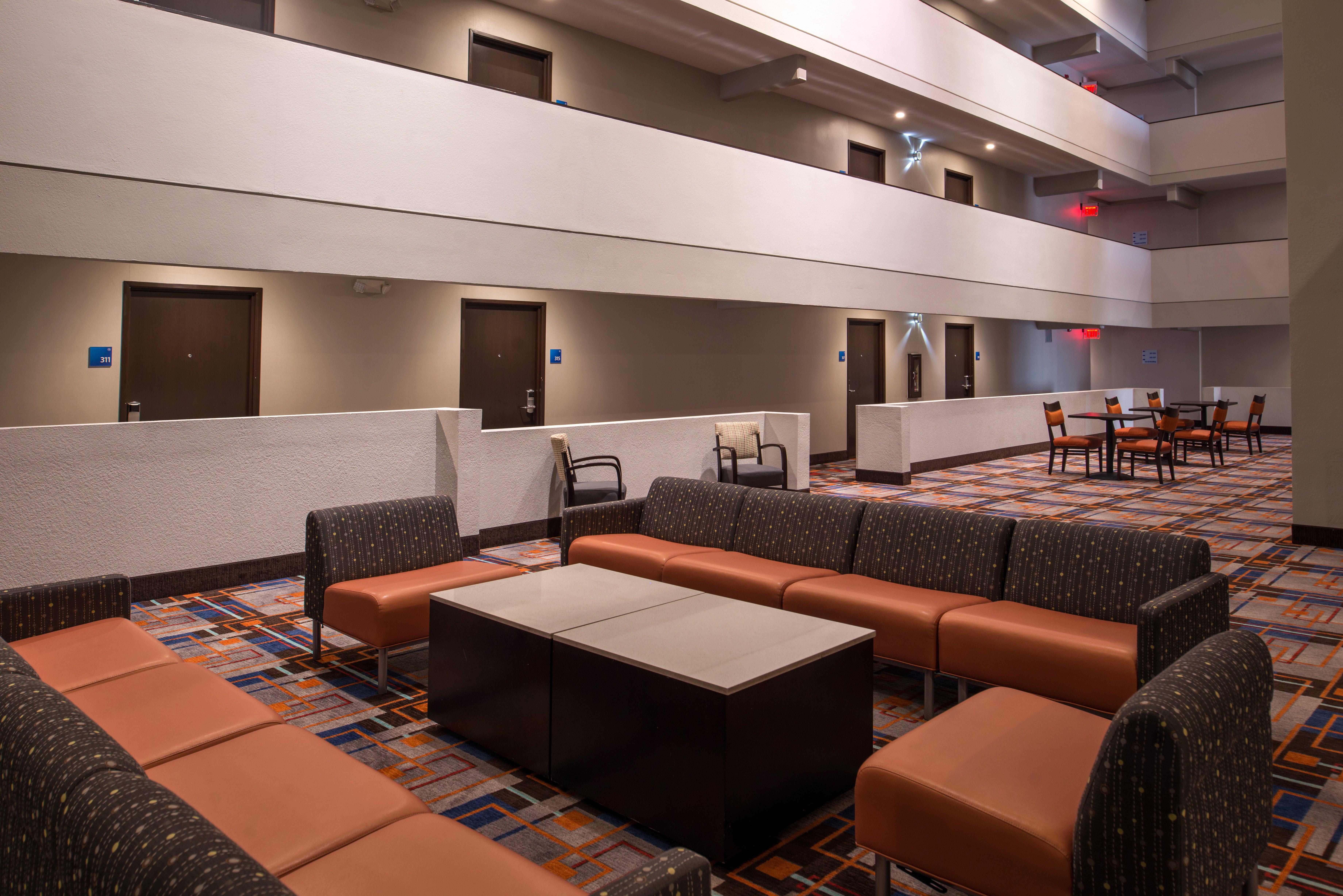 Holiday Inn Express & Suites San Antonio Medical - Six Flags By Ihg Экстерьер фото